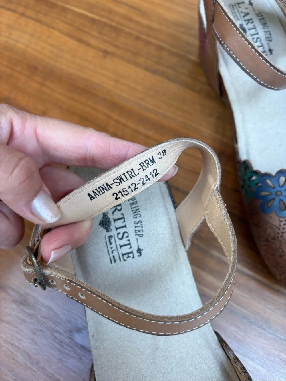 Spring Step L’artiste Aahna Sandals Closed Toe Hand Painted 8 7.5